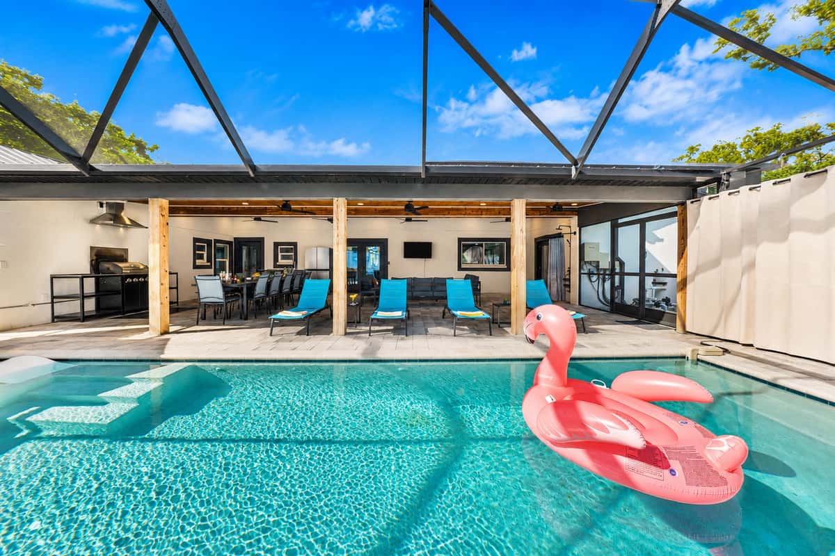 8 Bedroom 7.5 Bathroom Heated Pool Villa — photo 2