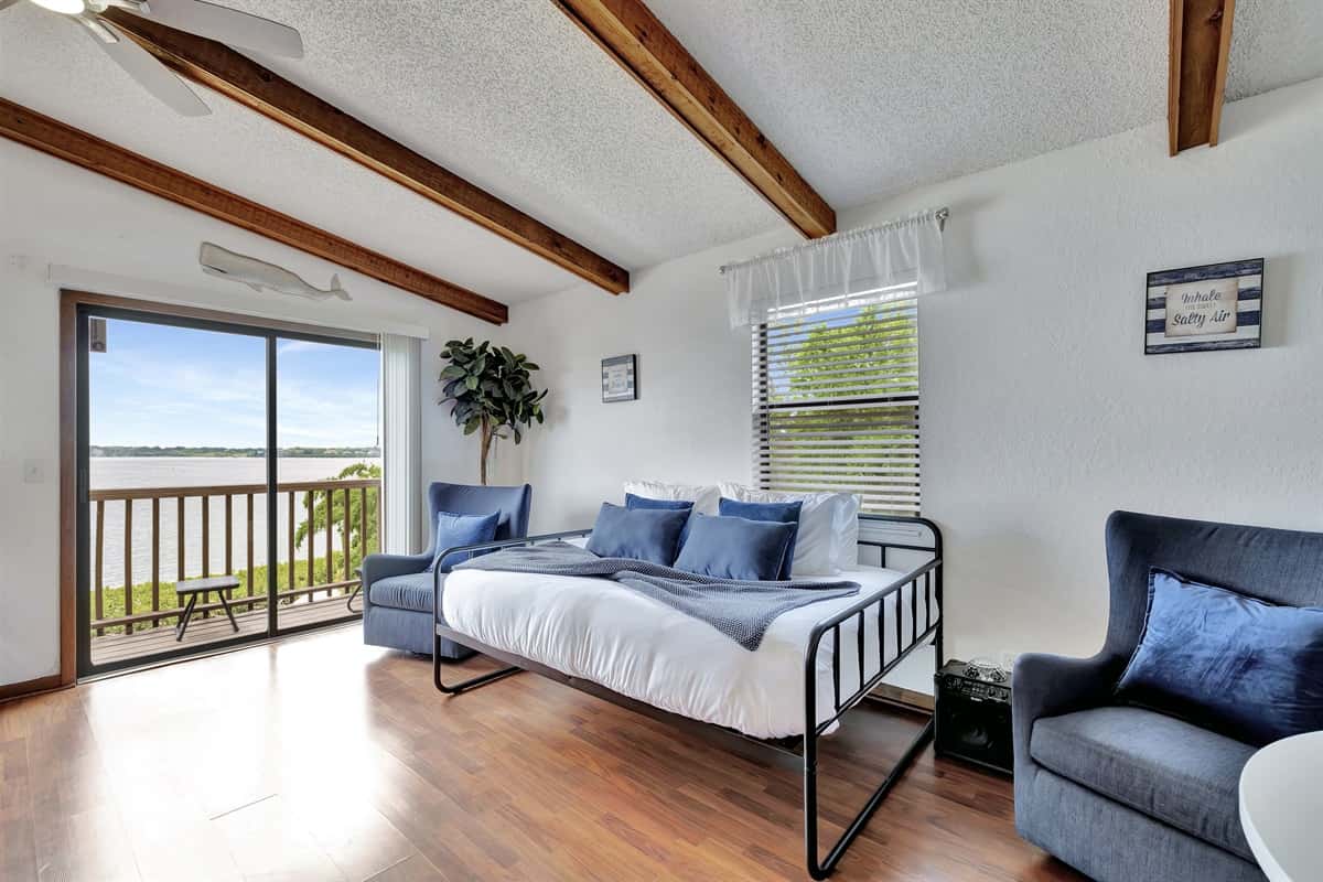 With convenient access to the veranda, you can effortlessly transition between indoor and outdoor living, immersing yourself in the natural beauty that surrounds you.