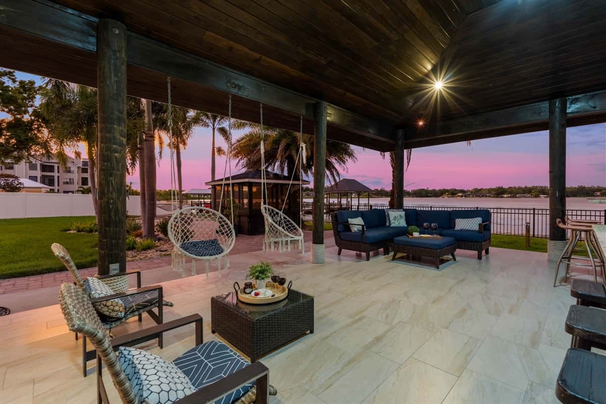 Sunset Lakefront Retreat — photo 2