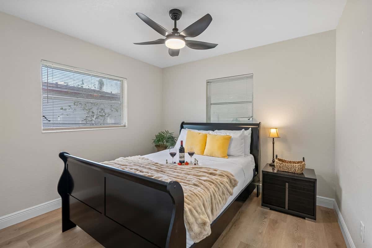 The mattress is soft yet supportive, complemented by high-quality linens, fluffy pillows, and a cozy comforter to ensure a restful night’s sleep.