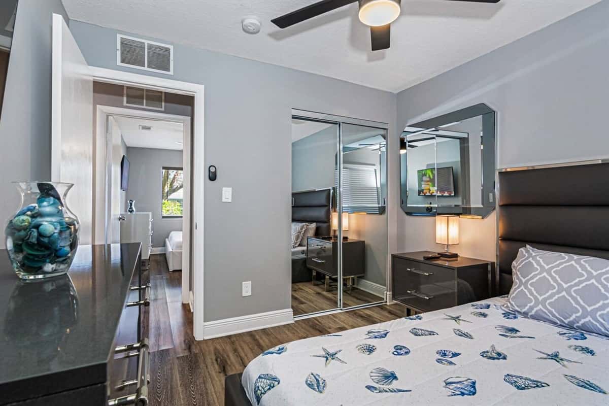 Never worry about the comfort when you sleep in this immaculate bedroom! It has a queen sized bed, full mirror closet and its own TV! Book this property now!