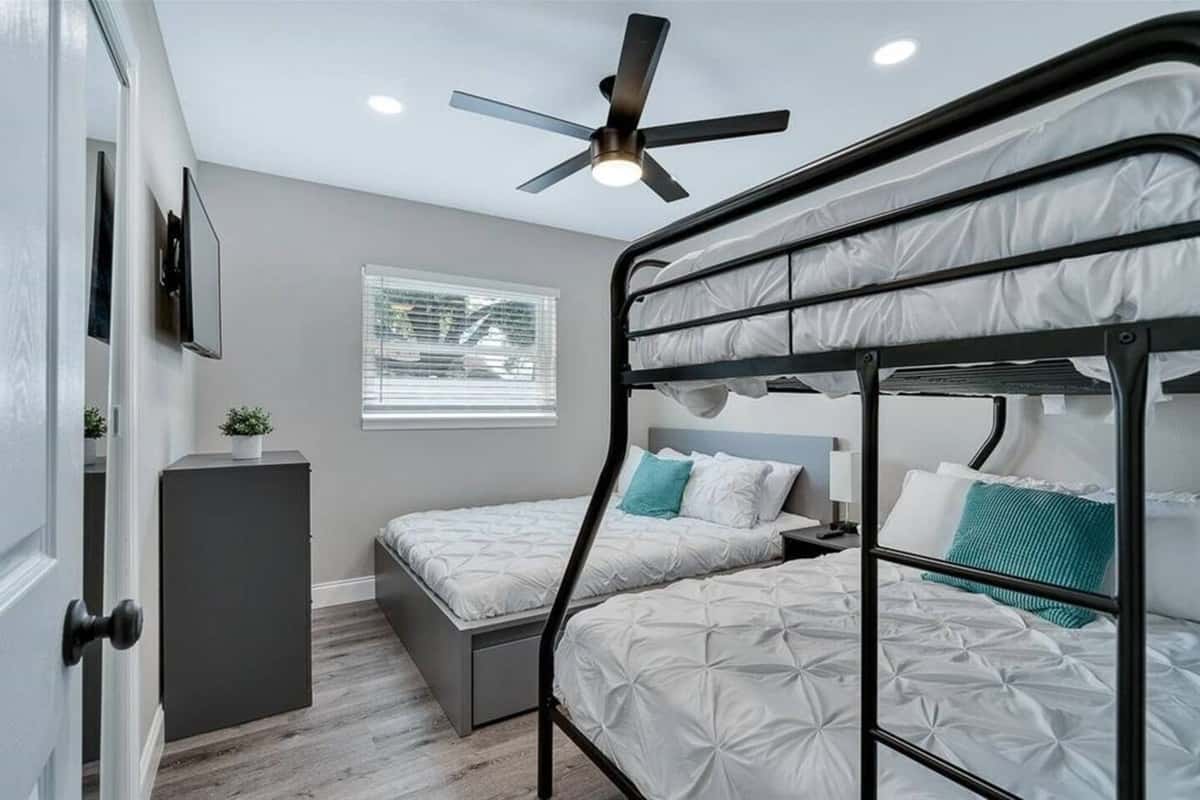 This impeccable room is great for kids who loves sleepovers or for small families who has small kids. If you love what you see, send us a message now!