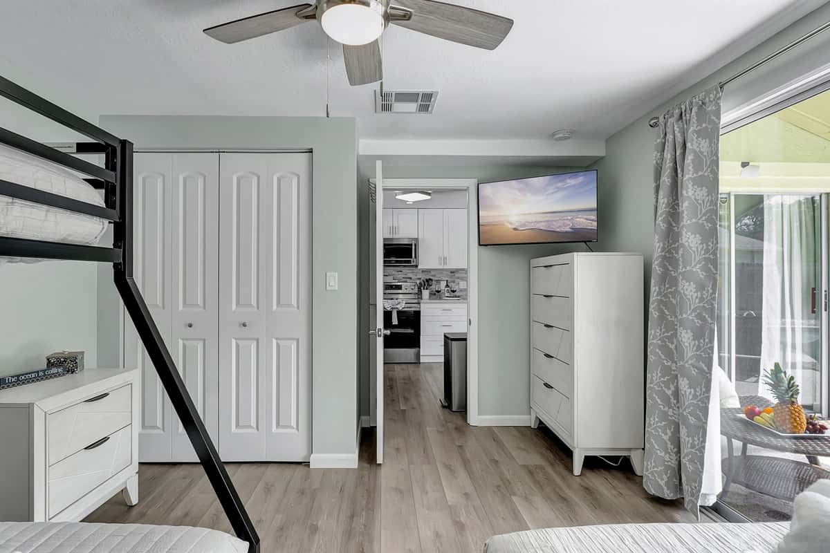 Sink into the embrace of a queen-size bed for unparalleled comfort, while a bunk bed injects an extra element of excitement for those journeying with friends or family.
