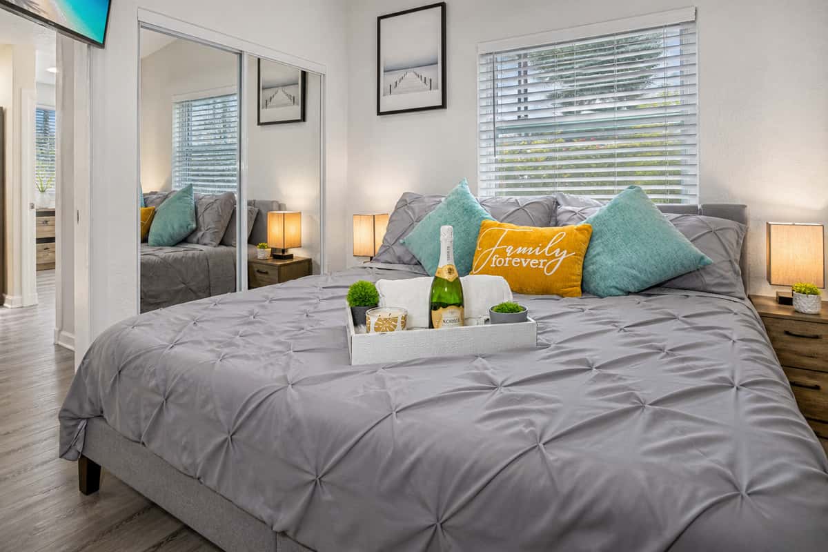 Exquisite bedroom with king size bed, drawers, and smart TV. Feel comfortable during your stay while making wonderful memories with family and friends. Don't hesitate to send us an inquiry about the property now!