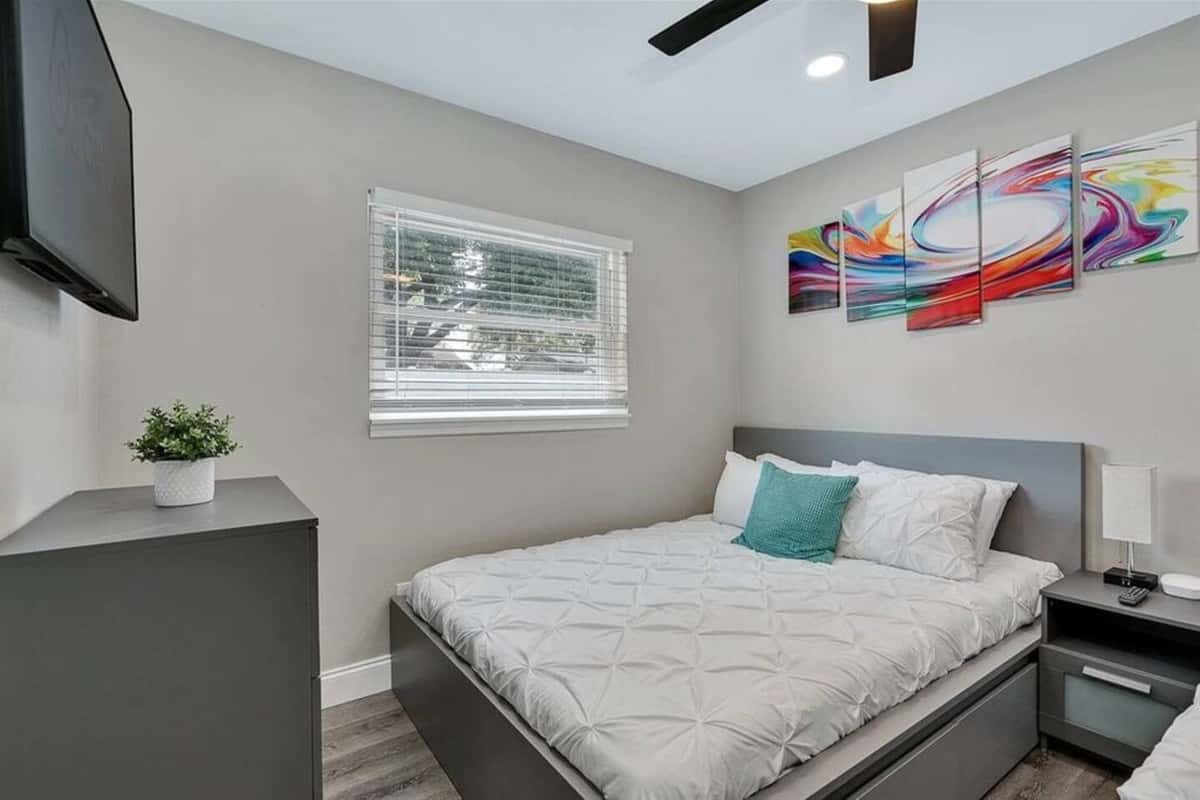 Love sleepovers? This room is perfect for you! It has single over twin bunkbed, queen sized bed, smart TV, and drawers for storage. Inquire now!