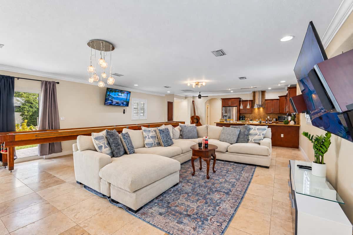 Sunset Lakefront Retreat — photo 2