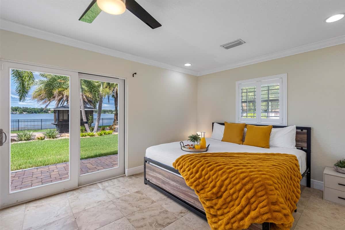 Sunset Lakefront Retreat — photo 4