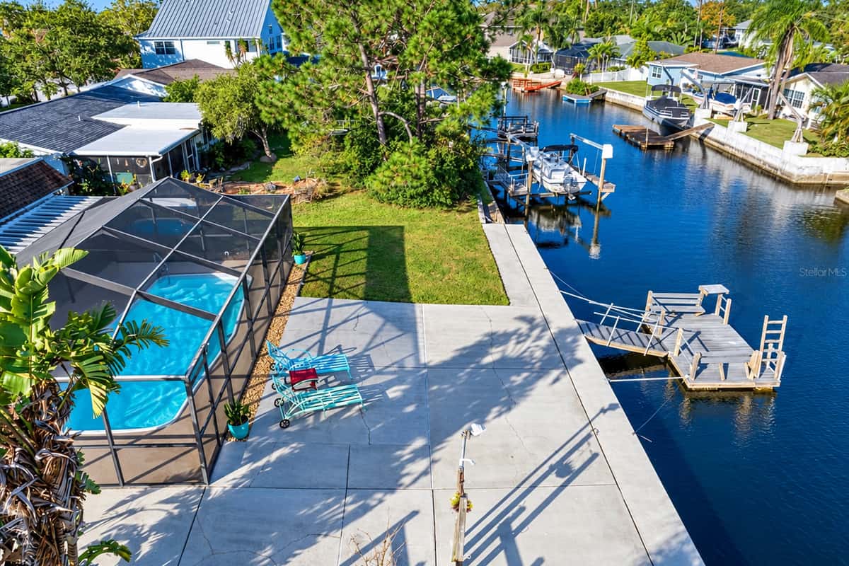 Water’s Edge Villa — photo 4