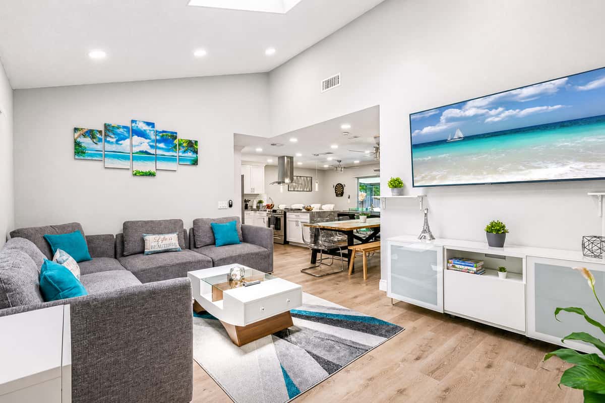 Worried about not getting the sleep and relaxation you deserve during your vacation? This gorgeous bedroom will surely make you feel at home and give you the greatest sleep while you're away from the comfort of your home. Send us an inquiry now!