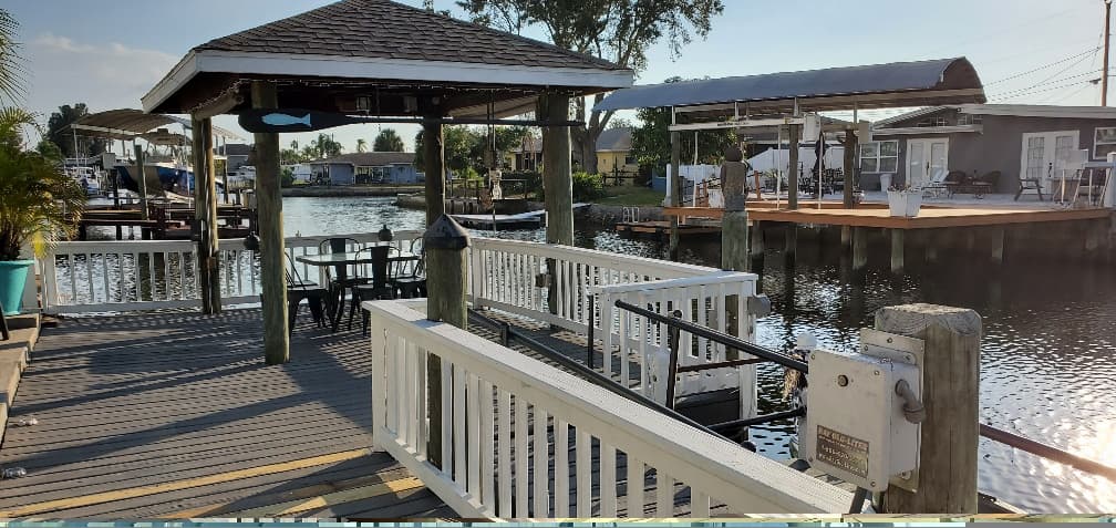 Planning for an intimate dinner or lunch with a different touch? This property has what you're looking for! Stop hesitating and book this property now!