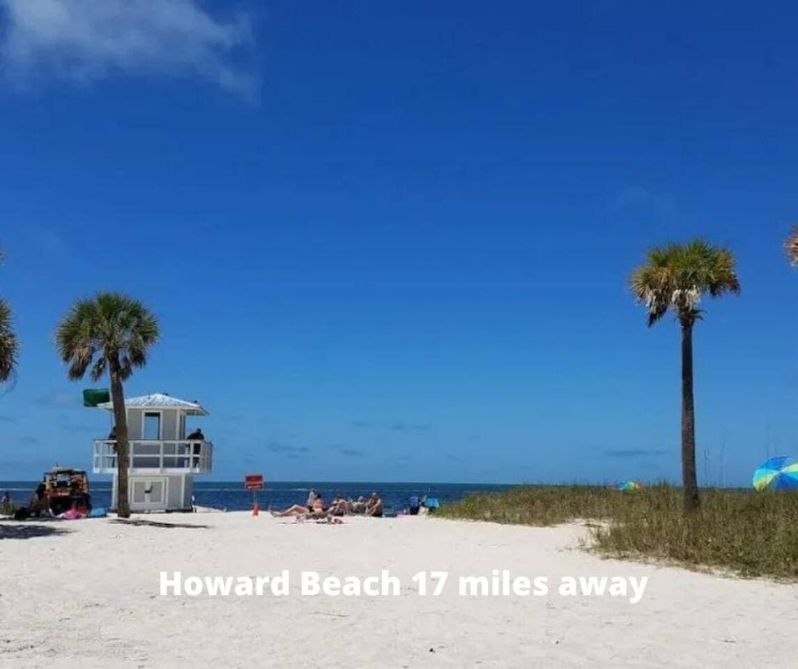 Swimming & kayaking are popular activities on this long, white sand backed by palm trees. The beach itself has a swimming area & stunning, sun-drenched sand. Park-goers can take advantage of picnic shelters, a butterfly garden, & hiking/biking trail.