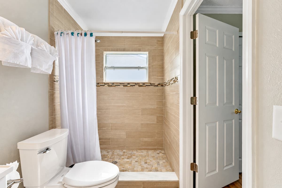 From the tasteful decor to the well-appointed fixtures, every element contributes to an ambiance of luxury.