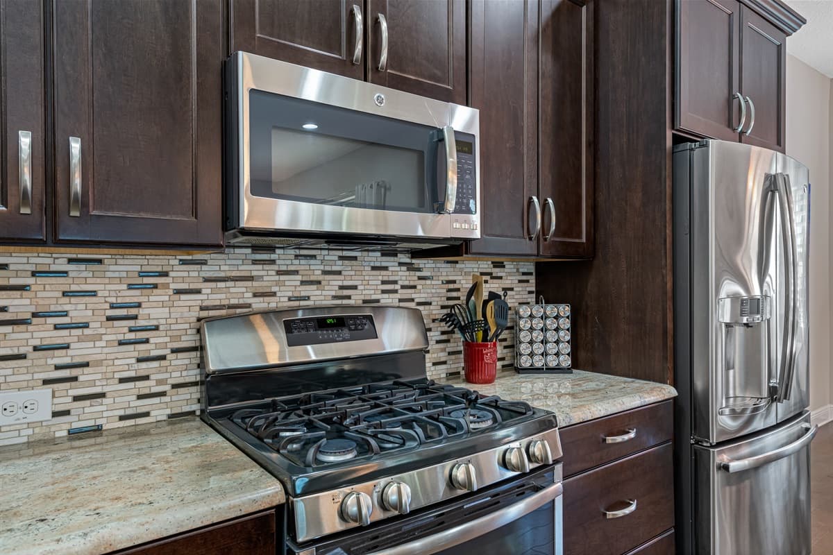 Are you a foodie? Or you just love to drink coffee? This property is perfect whether you want to prepare your meals from scratch or just want to heat it using the microwave! Send us a message now!