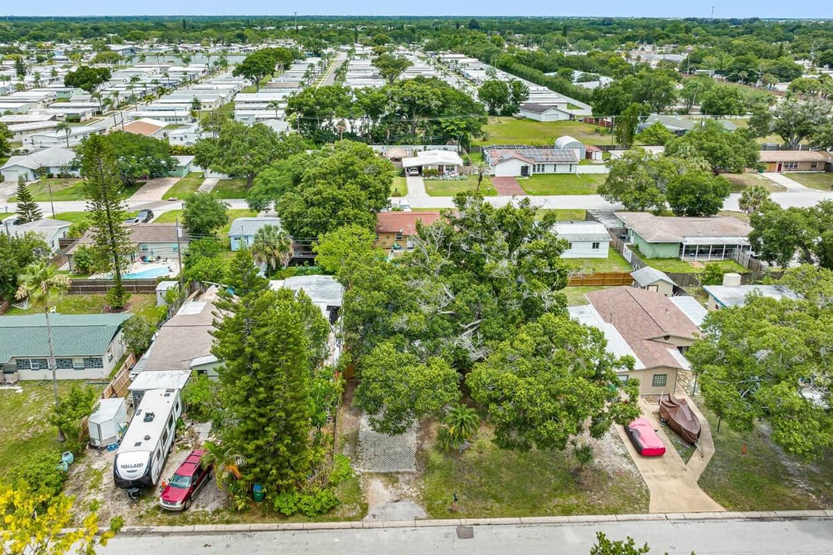 Aerial top view of our stunning and peaceful neighborhood where you are safe!