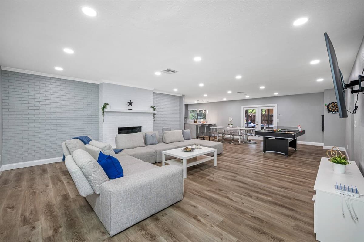 Feel refreshed in our beautiful and cozy living area with a lovely modern couch! Get your everyone to enjoy playing competitive games or watch great movies together! Send us a message now!
