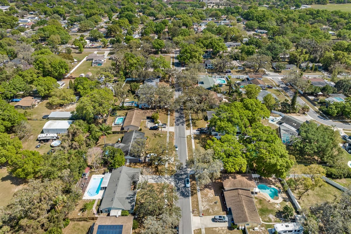 The neighborhood is a haven of peace and quiet