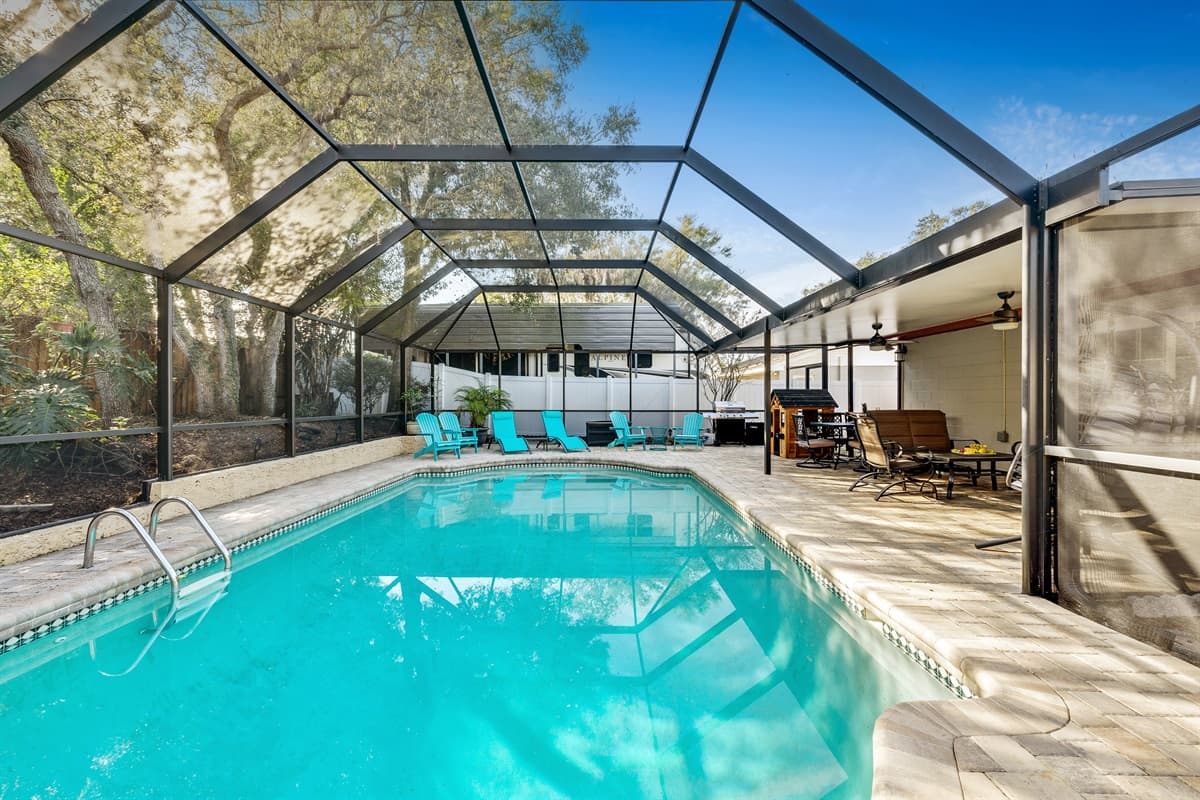 Whether you desire revitalizing morning laps or a serene afternoon soak, the heated pool ensures a delightful aquatic experience throughout the year.