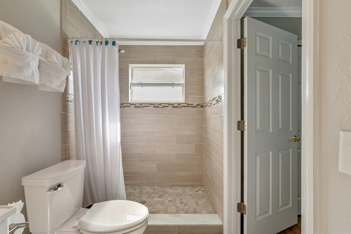 From the tasteful decor to the well-appointed fixtures, every element contributes to an ambiance of luxury.