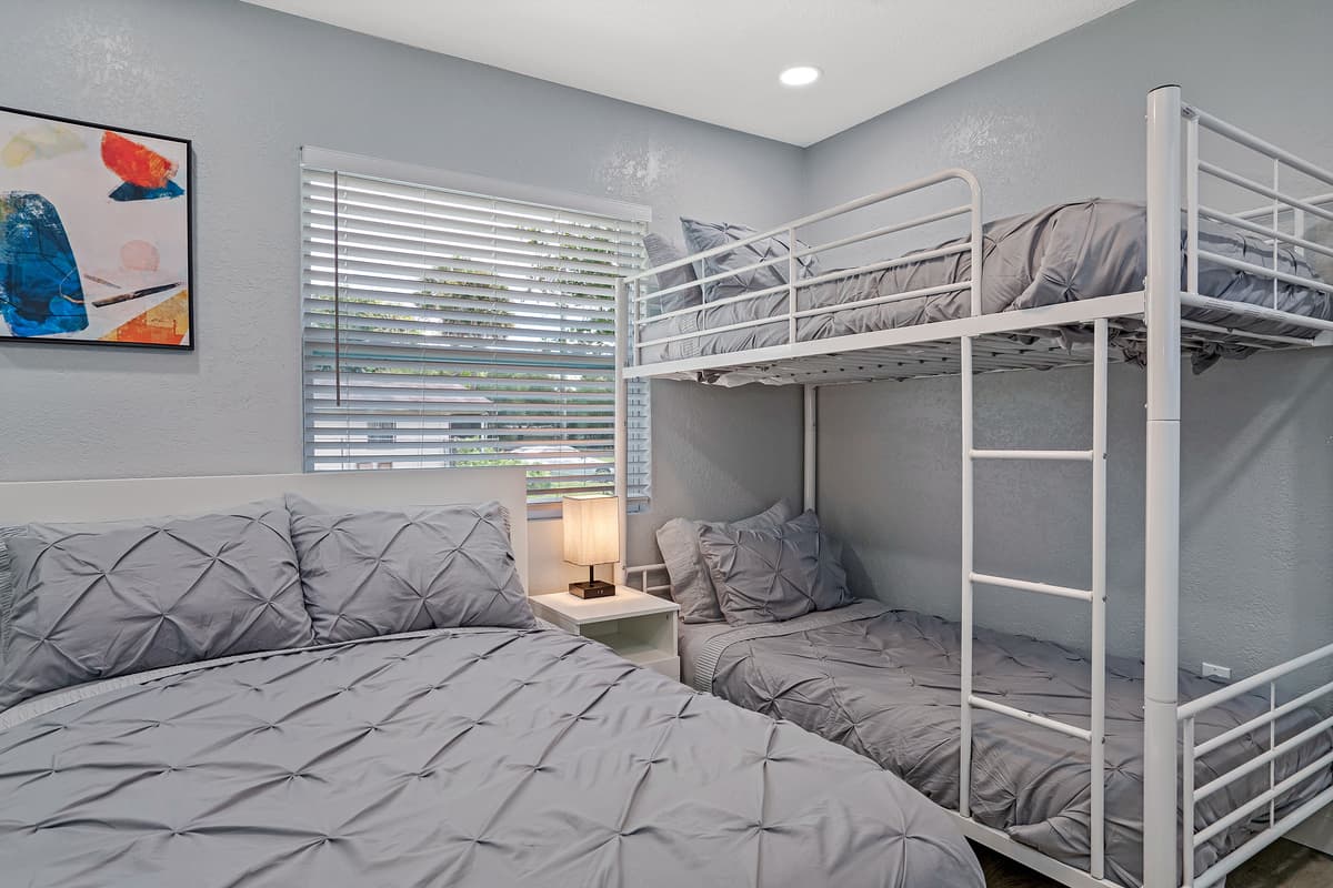 Magnificent bedroom with queen sized bed, single bunkbed, closets for storage and smart TV. Great room for families with kids or group of friends. If you feel like this place is for you, send us an inquiry now!