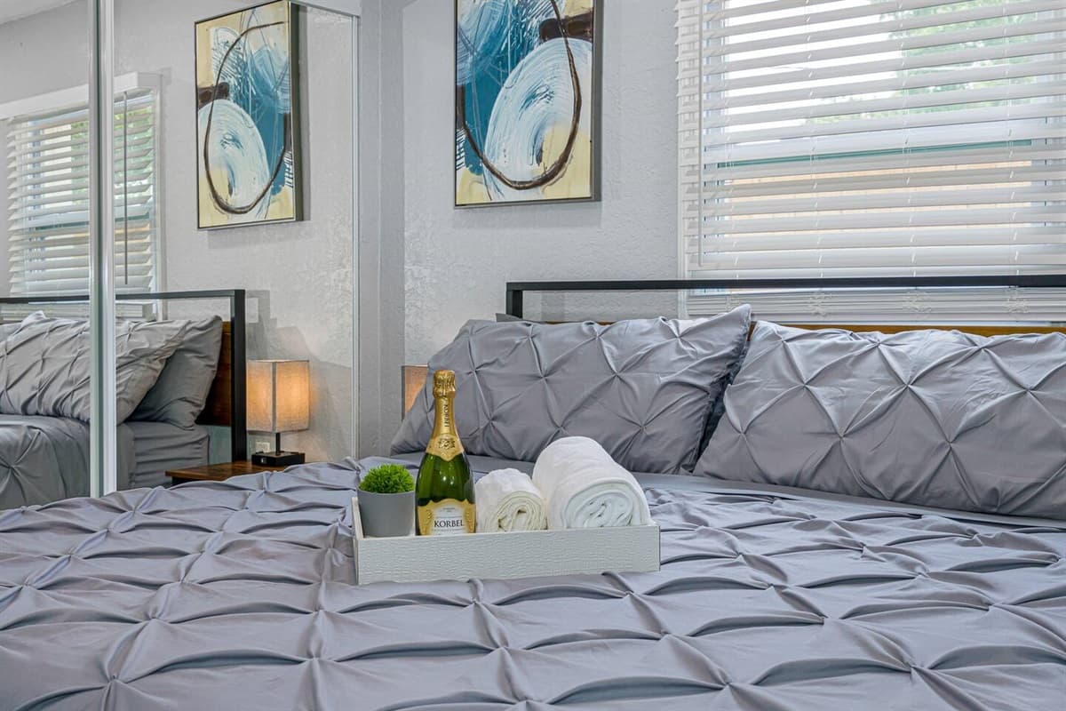 Make the most of you relaxing stay! Have an amazing sleep in this beautiful bedroom