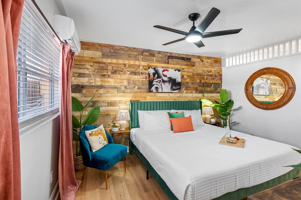 Featuring a plush king-size bed adorned with luxurious linens.