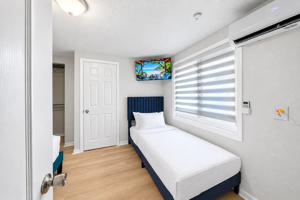 Ideal for larger groups, this connected family suite features two separate sleeping areas. Perfect for parents traveling with children or friends sharing accommodations.