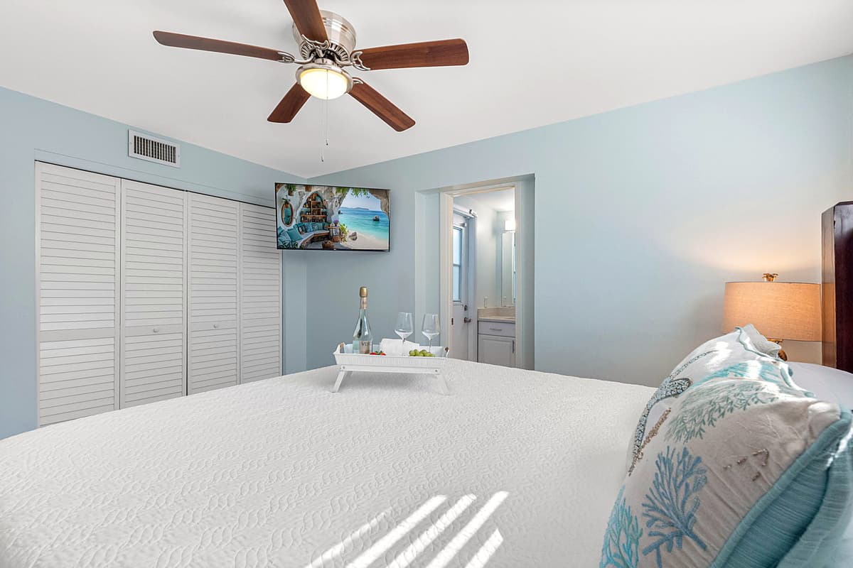 For added convenience and privacy, the suite boasts an elegant ensuite bathroom.