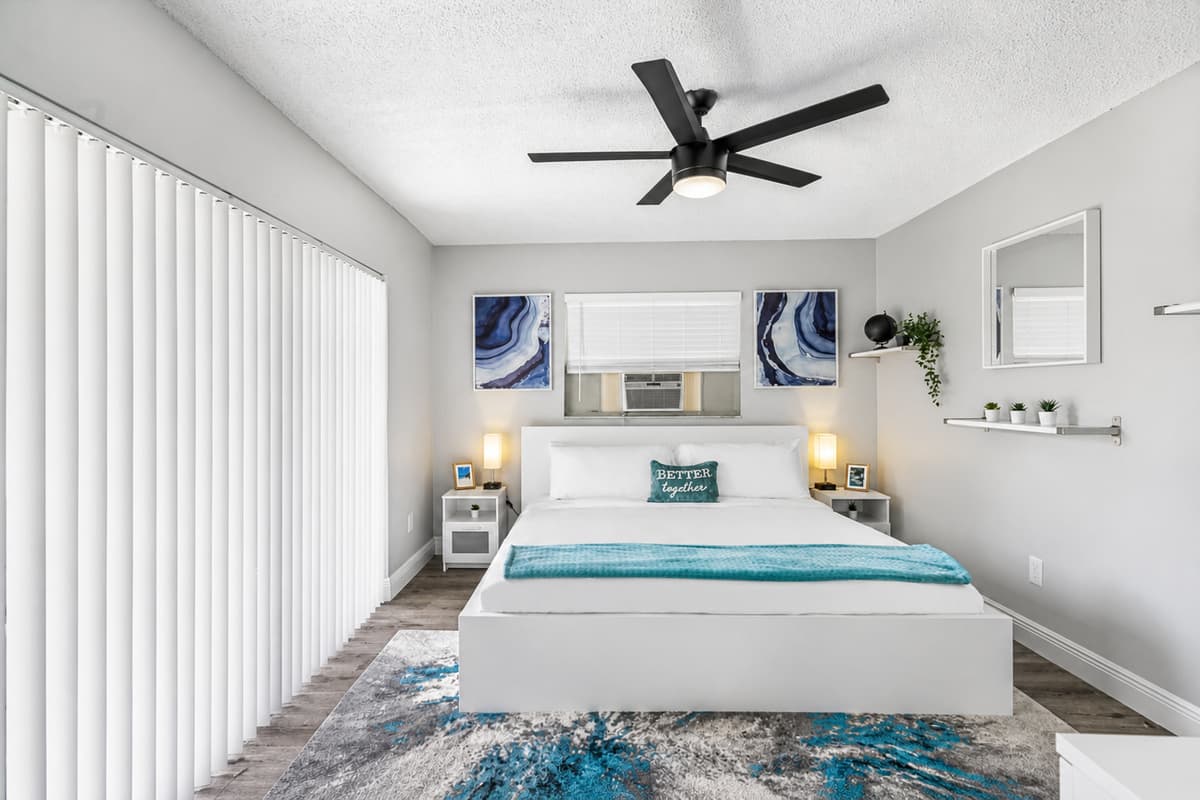 Perfect bedroom for a group of friends or small family with comfortable queen sized bed, single bunkbed, drawers for storage, and a smart TV. If you think this property suits your needs, send us an inquiry now!