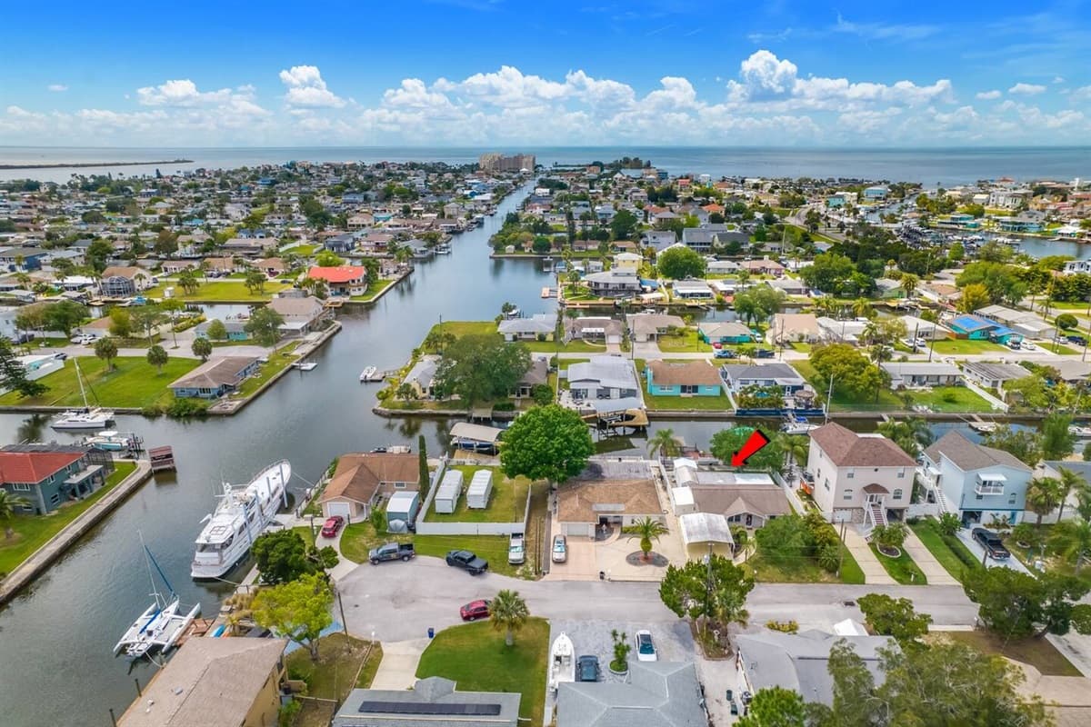 Aerial view of the neighborhood and the beautiful spots in the area surrounding the property. Who wouldn't love that? Have questions? Send us a message now!
