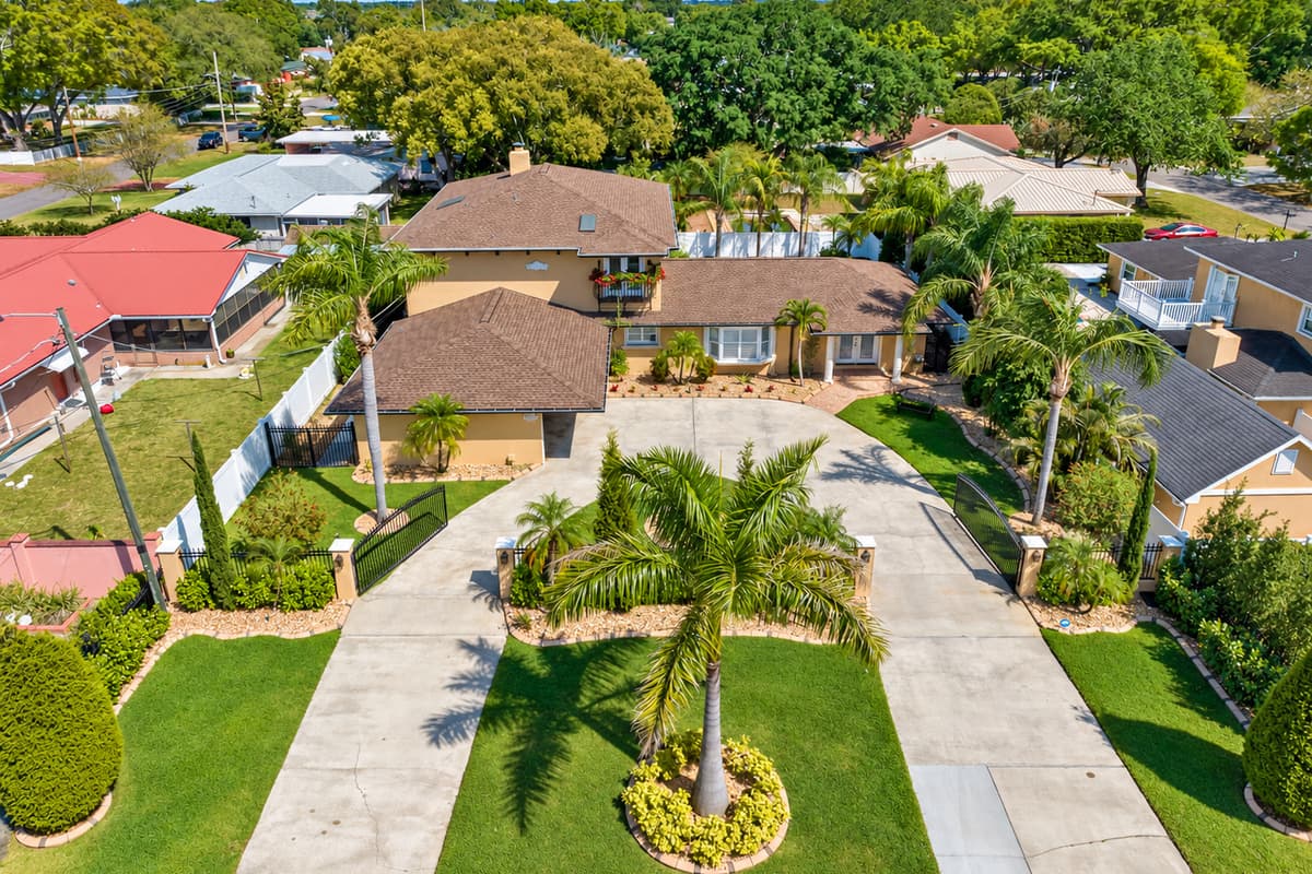 Aerial view of the house and it's picturesque surroundings.