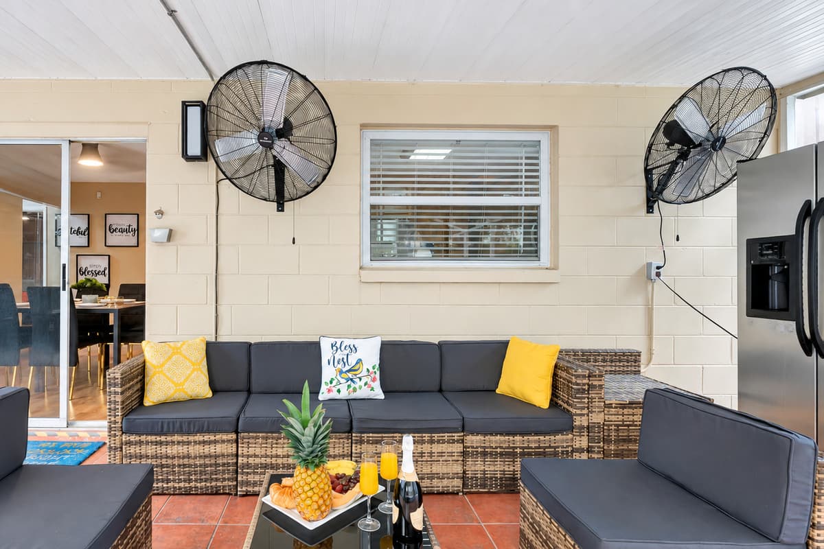 Take a seat, breathe in the fresh air, and let the stresses of the day melt away in this refreshingly inviting space.