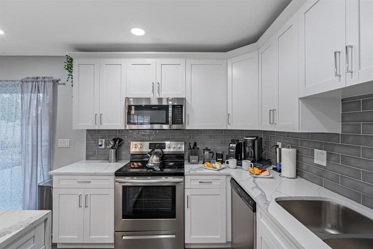 Not really into cooking? Never worry about eating cold meals because this kitchen has a microwave oven always ready to use whenever you need it! Send us a message now!
