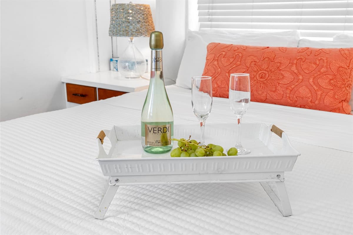 Thoughtful touches, such as tasteful artwork and well-chosen furnishings, add to the room's sophisticated charm.