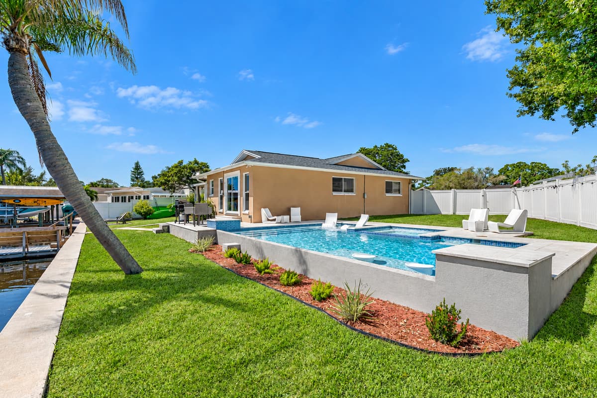 Do you enjoy spending time outdoors? This is the best place for you! Make great memories with family and friends! Inquire now!