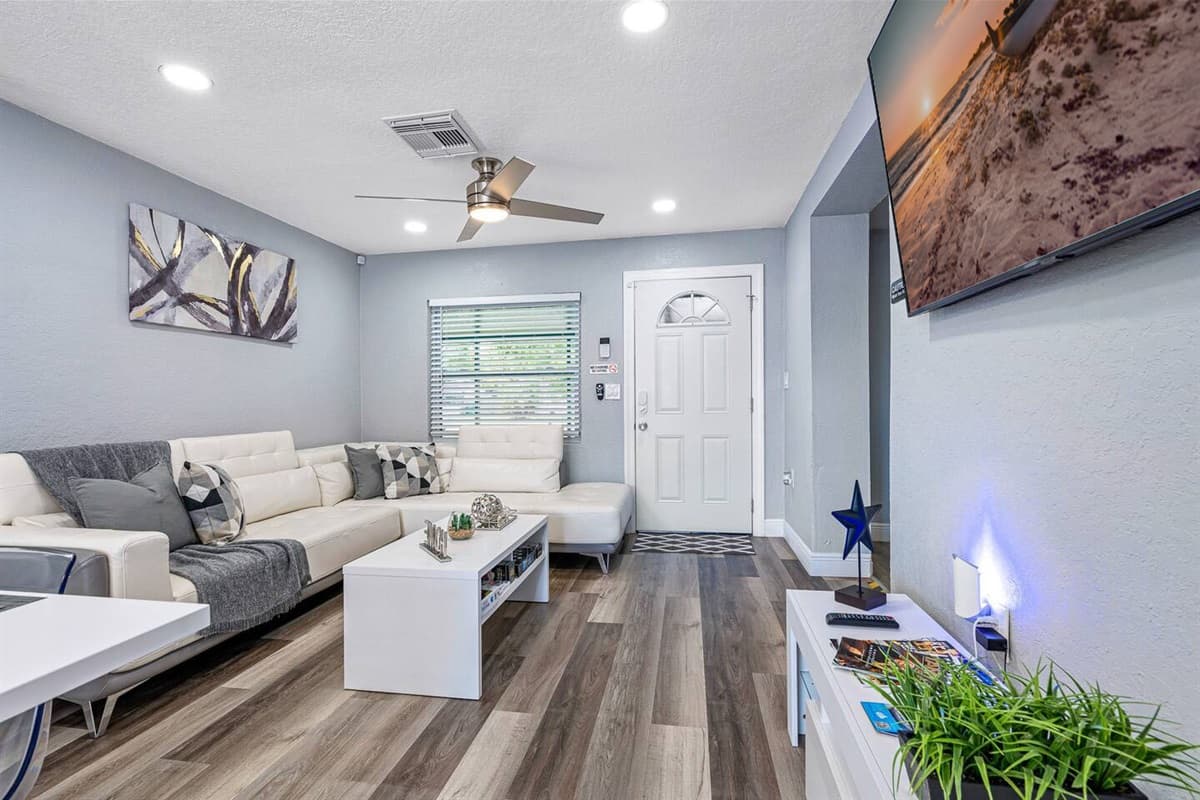 Feel cozy and refreshed on our beautiful couch and enjoy the well-lit environment. Make unforgettable memories with family and friends during you vacation! 