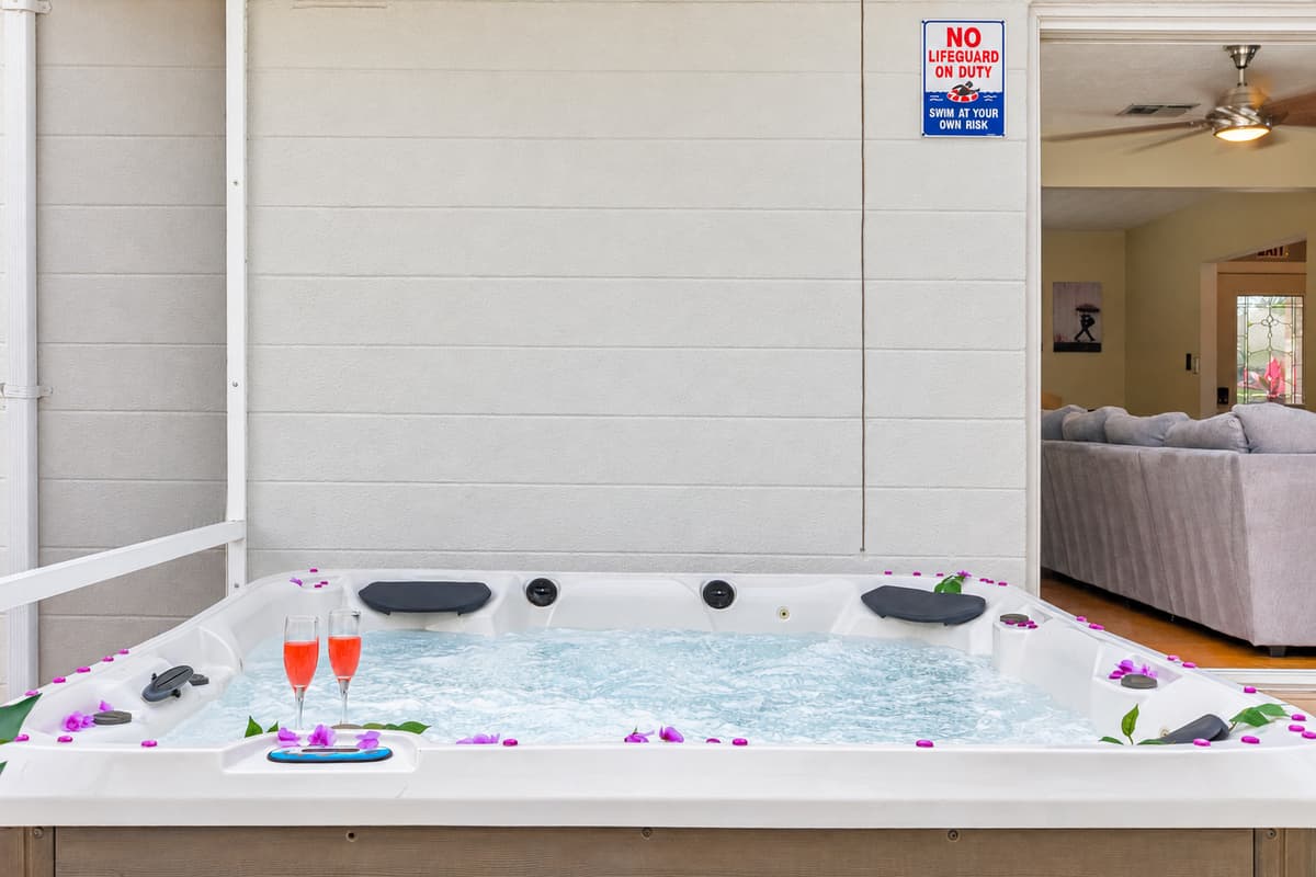 Turn any evening into a spa night in this clean, well-maintained outdoor hot tub.