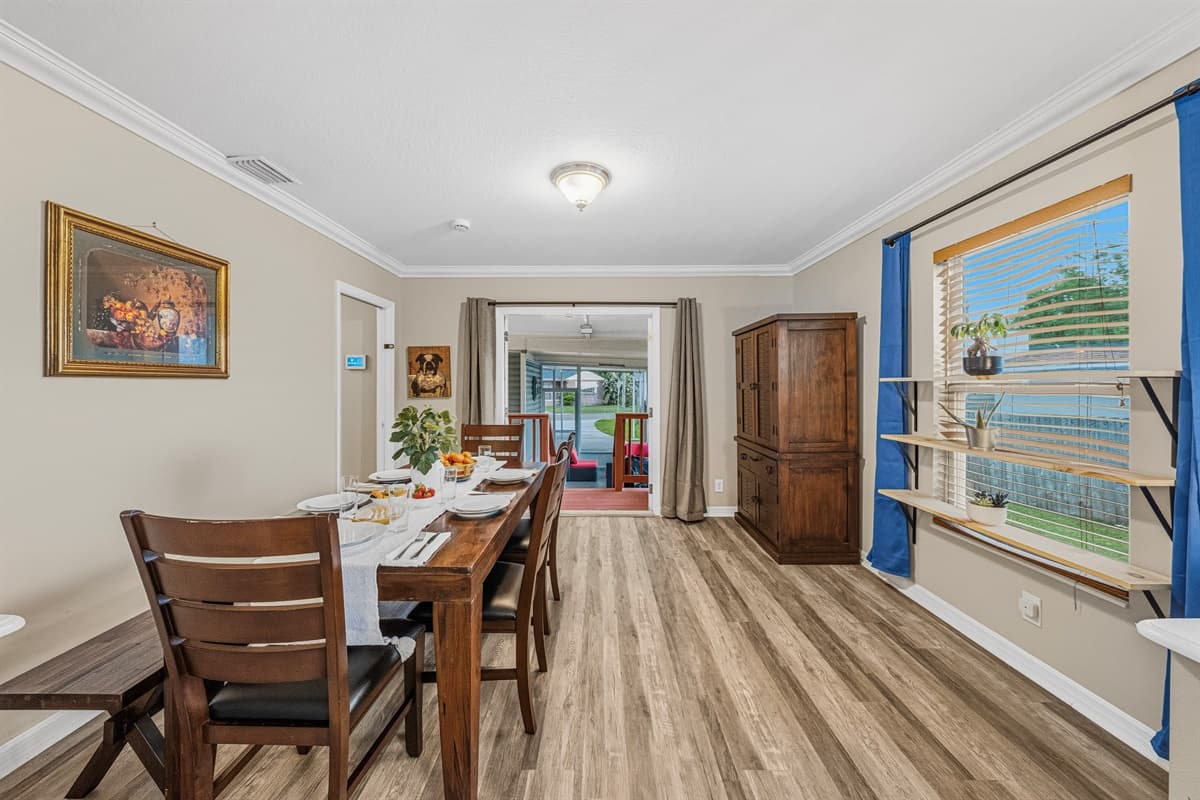 Bright dining area with easy access to the patio—ideal for indoor-outdoor dining.