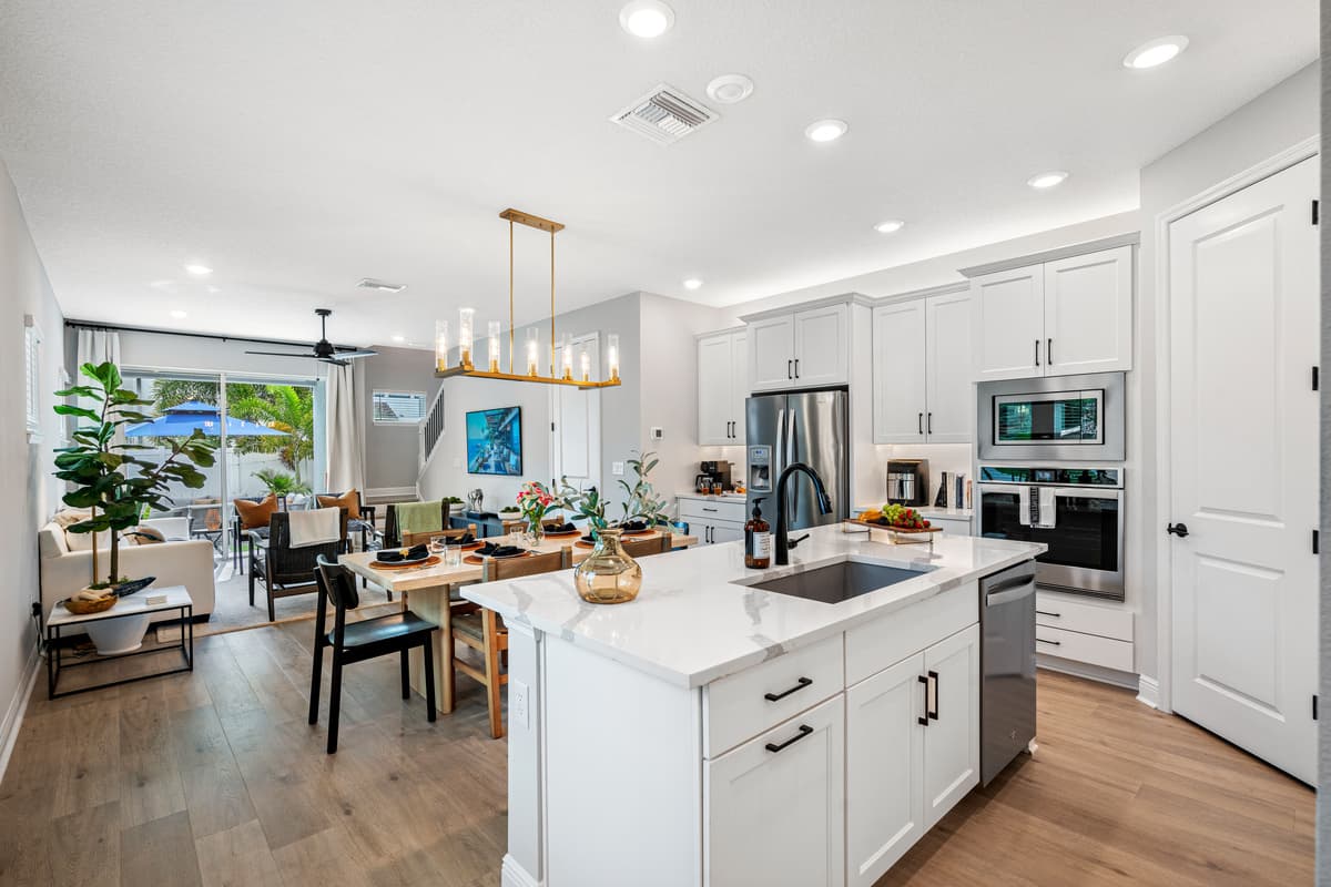 This kitchen effortlessly combines style and practicality, making it a place where you’ll love spending time.