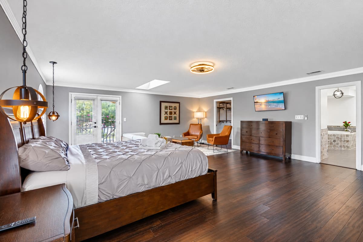 Relax, unwind, and escape from the stresses of the day in a space that's as cozy as it is chic.
