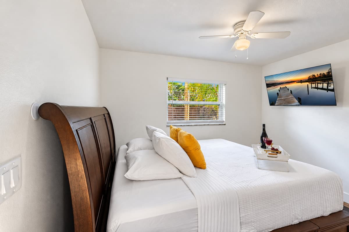 Kick back in your own serene space—this studio comes with smart TV, comfy seating, and a king bed to ensure restful nights and relaxed mornings.