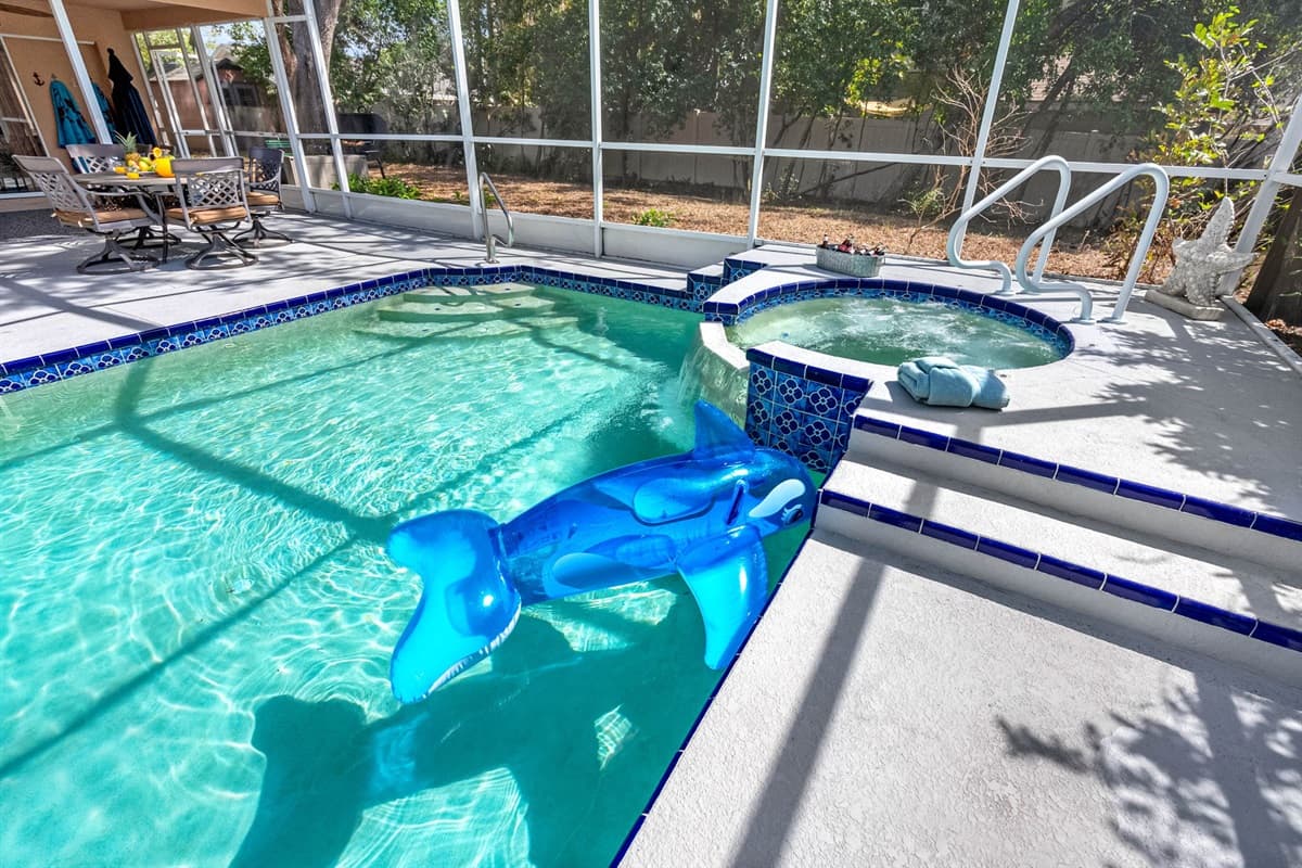 Thoughtfully designed to let you soak up the Florida sunshine while staying cool, comfortable, and protected from the elements.