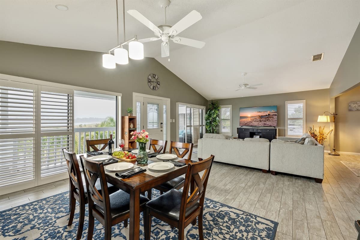 Have a delightful time dining in this area and make wonderful memories during your stay.