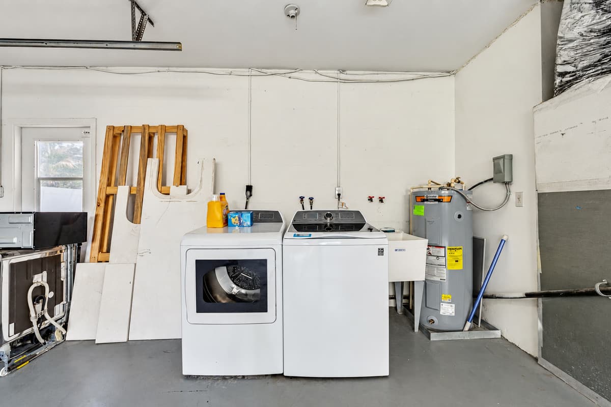 This kitchen embodies the perfect balance of practicality and aesthetic appeal, ensuring that every moment spent here is a pleasure for the senses and a joy for the soul.