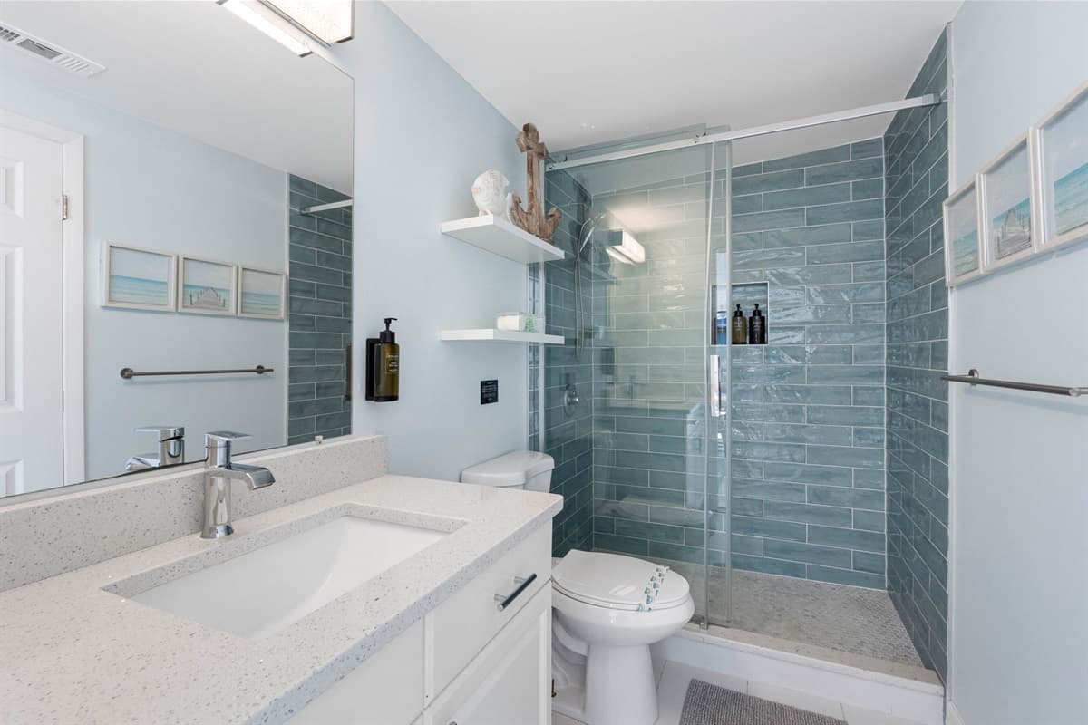 This beautifully designed modern bathroom offers a stylish and functional space for your daily routine.