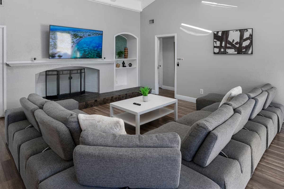 Sink into the plush sectional and unwind under soaring white-beamed ceilings. The perfect spot to recharge after a day of adventure.