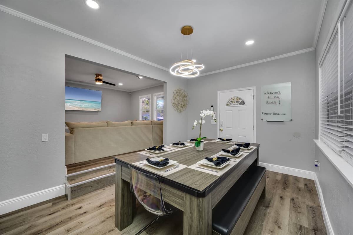 Nothing beats homecooked meals shared together! have amazing meals with family in this elegant dining table that seats 8 people. Book your stay now!