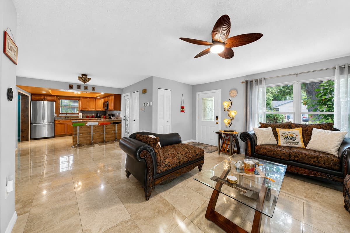 Seamless flow between the living room and kitchen, ideal for families and groups.
