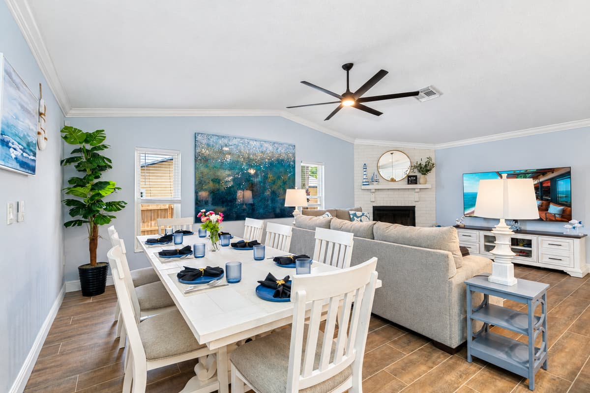 This dining area offers both functionality and elegance, enhancing the overall dining experience.