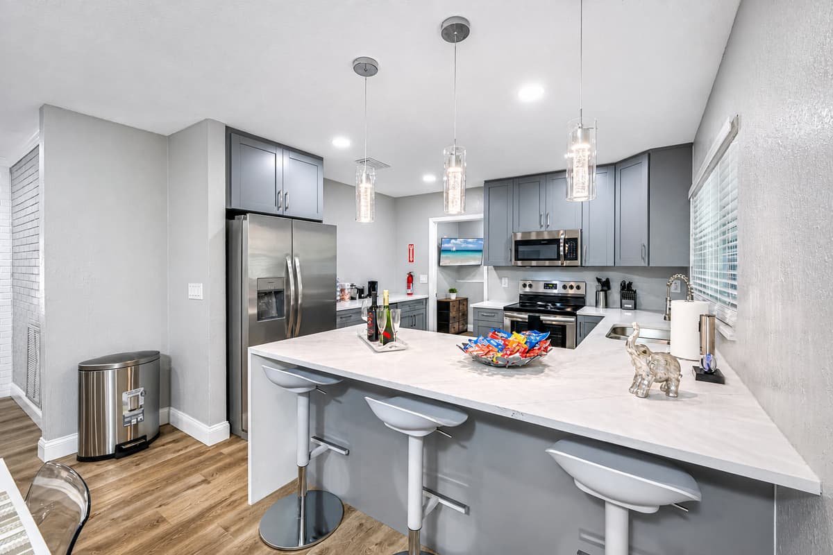 Love homecooked meals? Eat your favorite meals without going out. Have questions about the property? Send us an inquiry now!