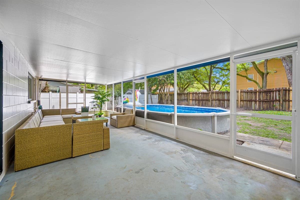 Enjoy this lovely trip with your family and friends while swimming in this pool! Create unforgettable moments with loved ones during this trip! Send us a message about this property!